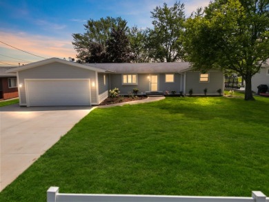 Lake Home For Sale in Leesburg, Indiana