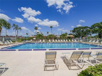 Popular B floor plan end unit in Vista Royale, a vibrant 55+ - photo 23