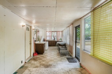 2-Bedroom, 1-Bath Cottage on Parker Lake - photo 9