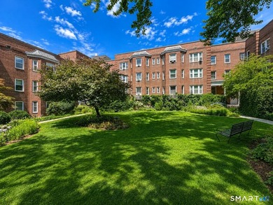 Enjoy effortless living in this sun-filled one-bedroom, one-bath - photo 12
