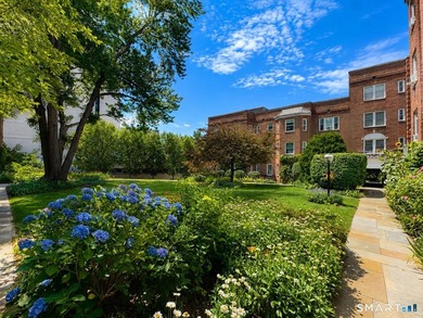 Enjoy effortless living in this sun-filled one-bedroom, one-bath - photo 13