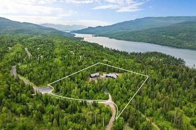 This extraordinary 6,860 SF, 5BD/5BA estate is set on 6.78 - photo 3