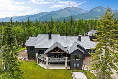 This extraordinary 6,860 SF, 5BD/5BA estate is set on 6.78 - photo 7