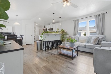 Welcome to this beautifully maintained home in a desirable West - photo 2