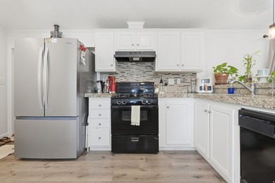 Welcome to this beautifully maintained home in a desirable West - photo 8