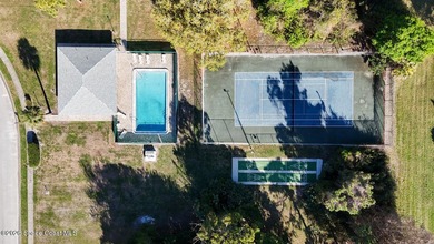 Charming 2-bedroom, 2-bath second-floor condo located in the - photo 4