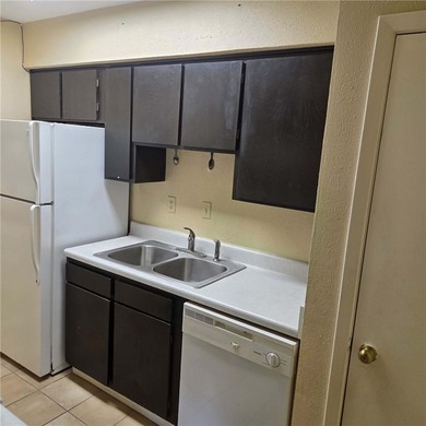 Welcome to this well-maintained condo nestled in a quiet - photo 7