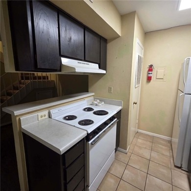Welcome to this well-maintained condo nestled in a quiet - photo 8