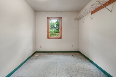 2-Bedroom, 1-Bath Cottage on Parker Lake - photo 6