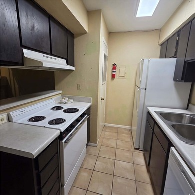 Welcome to this well-maintained condo nestled in a quiet - photo 9