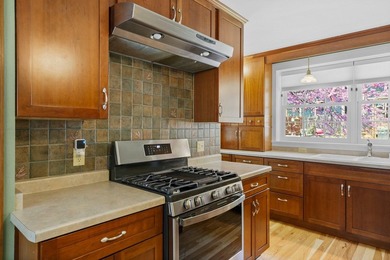 Welcome to the Festner House! Gorgeous Italianate in the First - photo 16