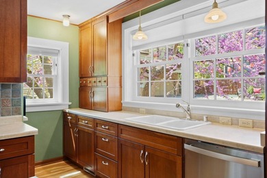 Welcome to the Festner House! Gorgeous Italianate in the First - photo 18