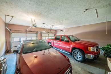 This stunning home and 40x80 shop with man cave, is beautifully - photo 44