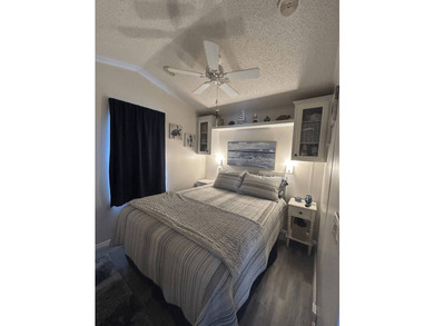 Welcome to this charming and well-maintained 1996 park model - photo 17