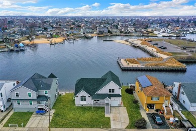 Set across a double parcel at the end of a quiet waterfront - photo 2