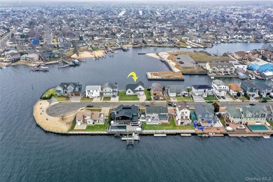 Set across a double parcel at the end of a quiet waterfront - photo 3