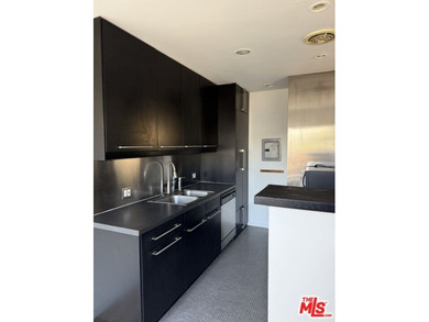 250 3rd Avenue, an eight-unit multifamily property situated in - photo 8