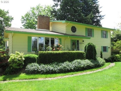 McKenzie River  Home For Sale in Eugene Oregon