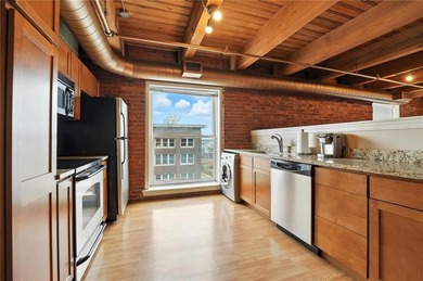 (private lake, pond, creek) Condo For Sale in Kansas City Missouri