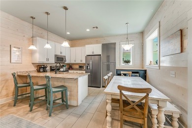 Luxury 3/3 townhome near the beach! In-town location with golf - photo 6