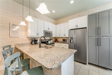 Luxury 3/3 townhome near the beach! In-town location with golf - photo 7