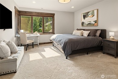 Exquisite Swiftwater Custom Home overlooking the 10th hole of - photo 15