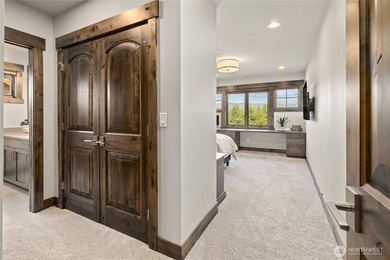 Exquisite Swiftwater Custom Home overlooking the 10th hole of - photo 22