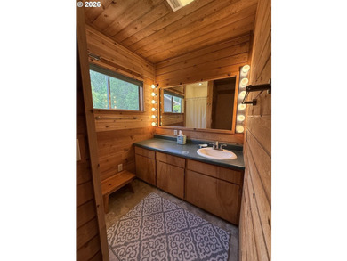 Rare Original Single-Level Round-Top Floating Home | Oregon - photo 24