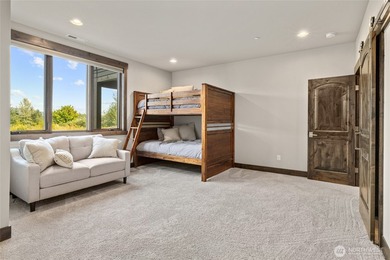 Exquisite Swiftwater Custom Home overlooking the 10th hole of - photo 27