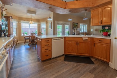 Gorgeous, immaculately maintained home with all main level - photo 9