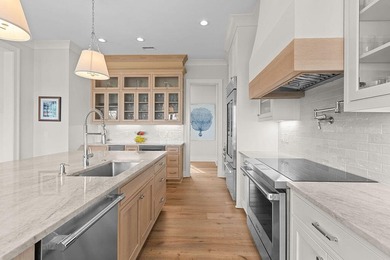 Overlooking the Kiawah River, this exceptional coastal residence - photo 21