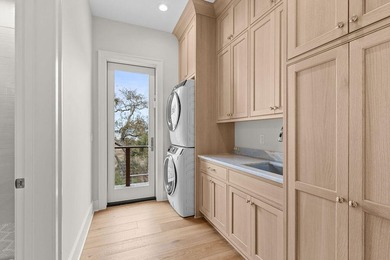 Overlooking the Kiawah River, this exceptional coastal residence - photo 26