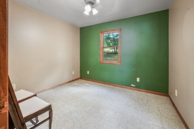2-Bedroom, 1-Bath Cottage on Parker Lake - photo 5