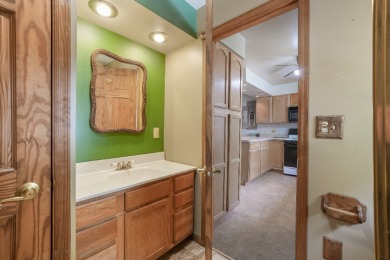 2-Bedroom, 1-Bath Cottage on Parker Lake - photo 7