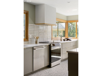 Price Improvement! Thoughtfully renovated from top to bottom - photo 24