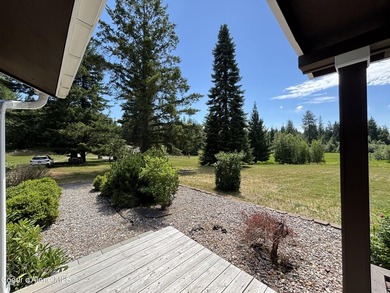 Delightful lakeside cabin on Idyllic 4.9 acres with convenient - photo 27