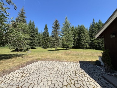 Delightful lakeside cabin on Idyllic 4.9 acres with convenient - photo 28