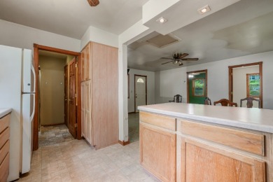 2-Bedroom, 1-Bath Cottage on Parker Lake - photo 4