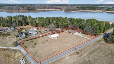 UNIQUE Lake Hartwell two acre retreat featuring a 2,000+ sq ft - photo 45