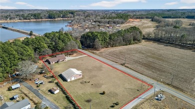 UNIQUE Lake Hartwell two acre retreat featuring a 2,000+ sq ft - photo 47