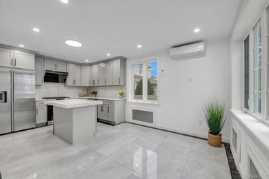 Motivated seller! Located on a quiet residential block in the - photo 4
