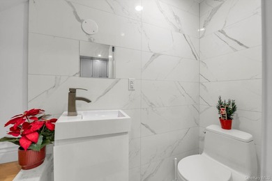 Motivated seller! Located on a quiet residential block in the - photo 6