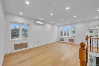 Motivated seller! Located on a quiet residential block in the - photo 7