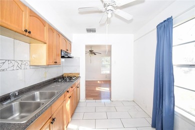 Large Lot + Prime Location + Investment Potential! Centrally - photo 10