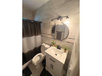 Spacious 2 Bedroom, 2 Bathroom single family home with a den - photo 11