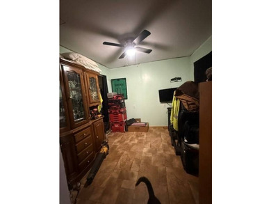 This 3-BR 1 bath Cutie is perfect for the family wanting a small - photo 14