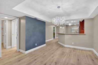 Rarely available corner unit in sought-after Boca Barwood, a - photo 15