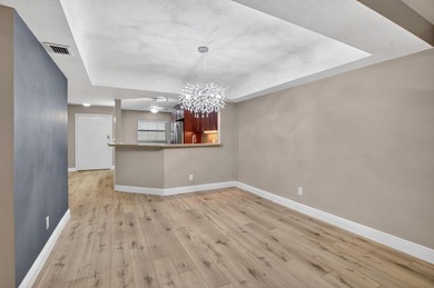 Rarely available corner unit in sought-after Boca Barwood, a - photo 16