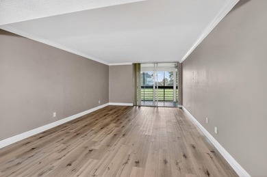 Rarely available corner unit in sought-after Boca Barwood, a - photo 17