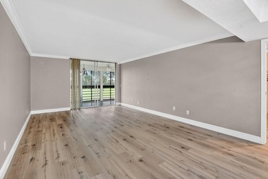Rarely available corner unit in sought-after Boca Barwood, a - photo 18